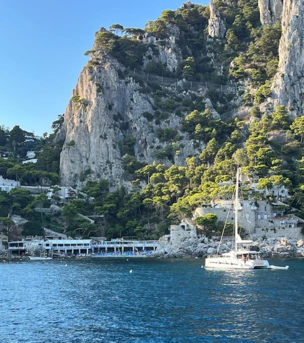 Exceptionnel Pieds Dans L'Eau Villa Capri Exterior photo